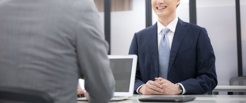 20代の若さを活かす服装